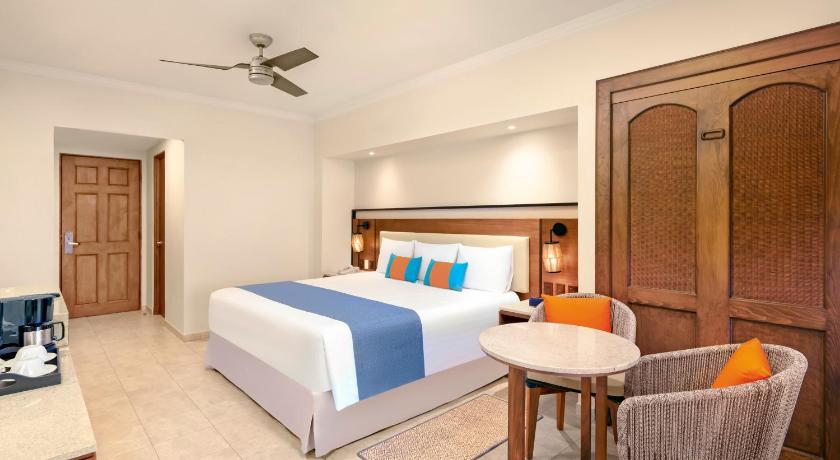 Image of Deluxe Room 11