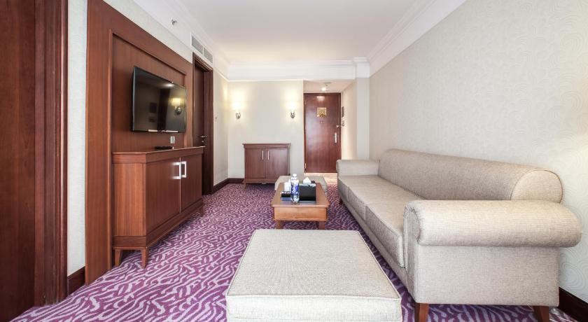 Image of Suite 12