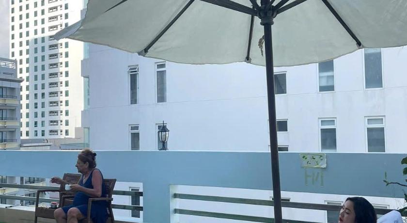 King Hotel - image 11