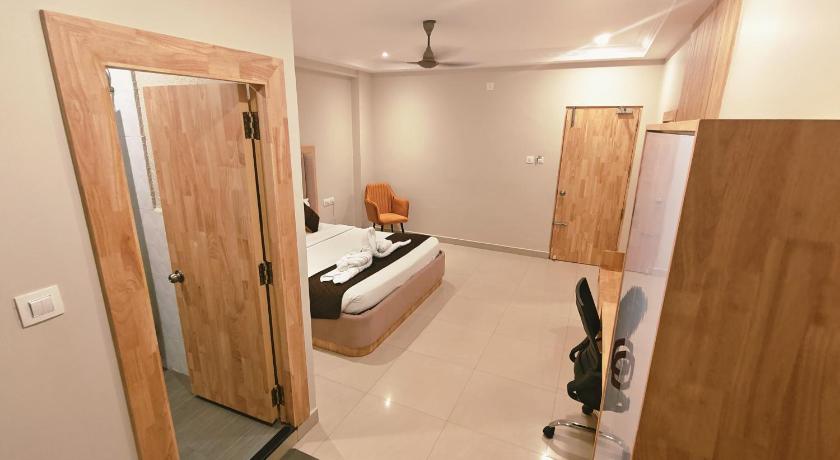 Image of Deluxe Double or Twin Room with City View 4