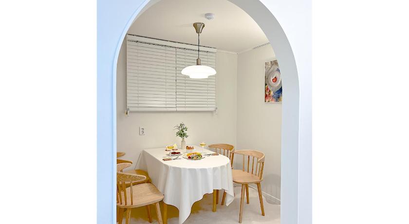 서울 옐로우 문 스테이 (Open special price, a beautiful accommodation, Seoul, Station in front of Hankuk University of Forei) 2성급 싱글룸 레스토랑