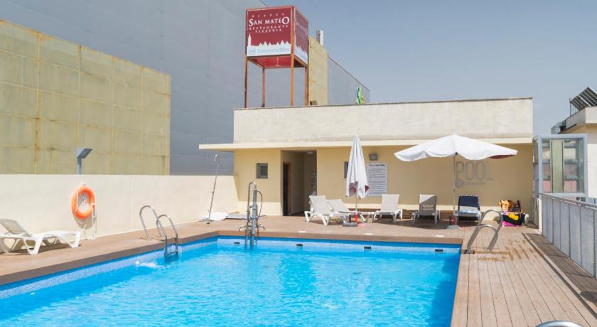 セビリア Aticos Lux Sevilla Piscina Parking 3つ星 ゲストハウス 施設