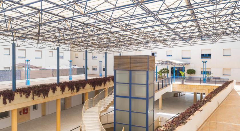 セビリア Aticos Lux Sevilla Piscina Parking 3つ星 ゲストハウス 外観