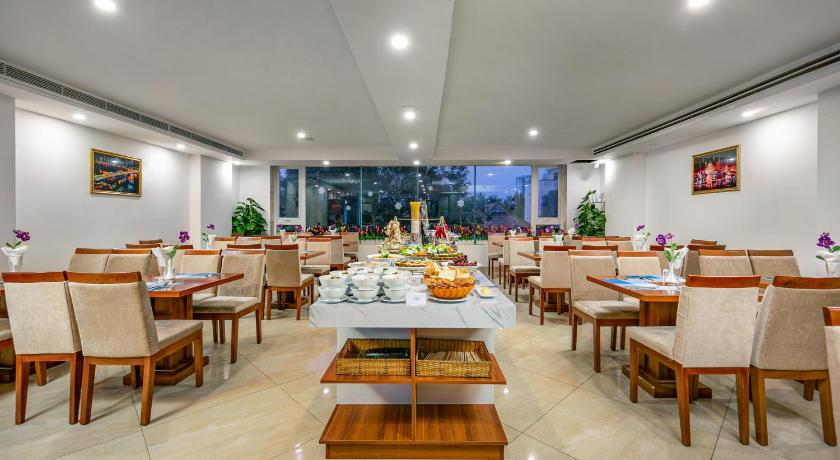 Prague Hotel - image 4