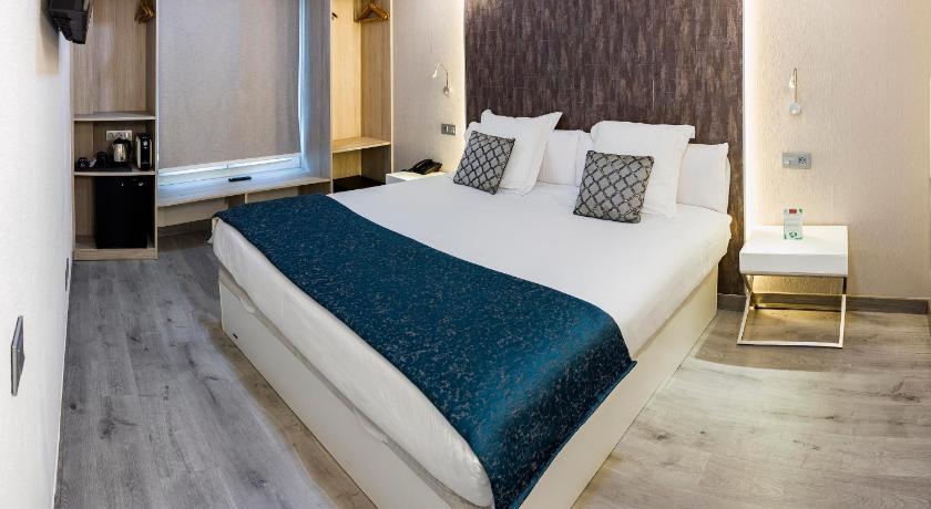 Sevilla Bellavista Sevilla 4-Star Hotel suite