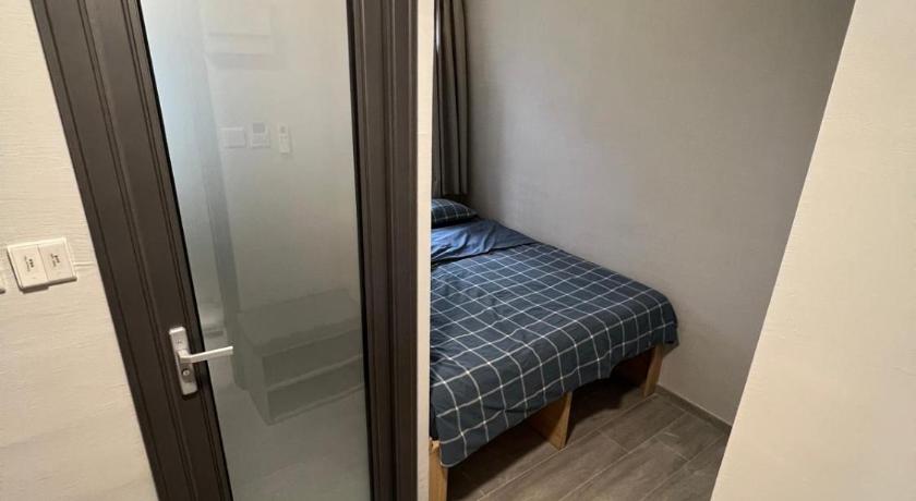 Image of Three-Bedroom Apartment with View 8