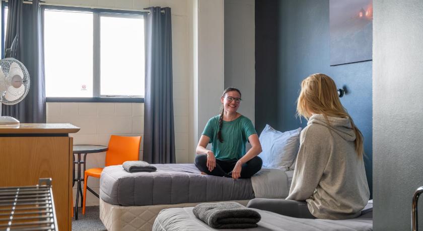 Image of Twin Room with Private Bathroom 4