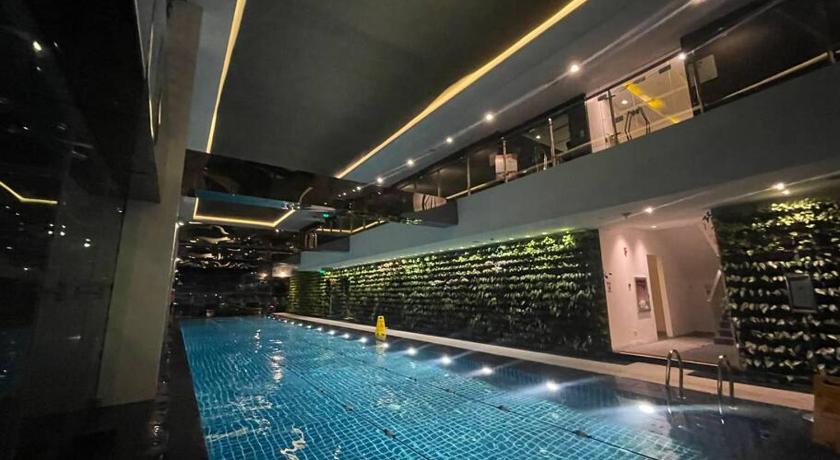 Spacious Unit in Gramercy Makati - image 9