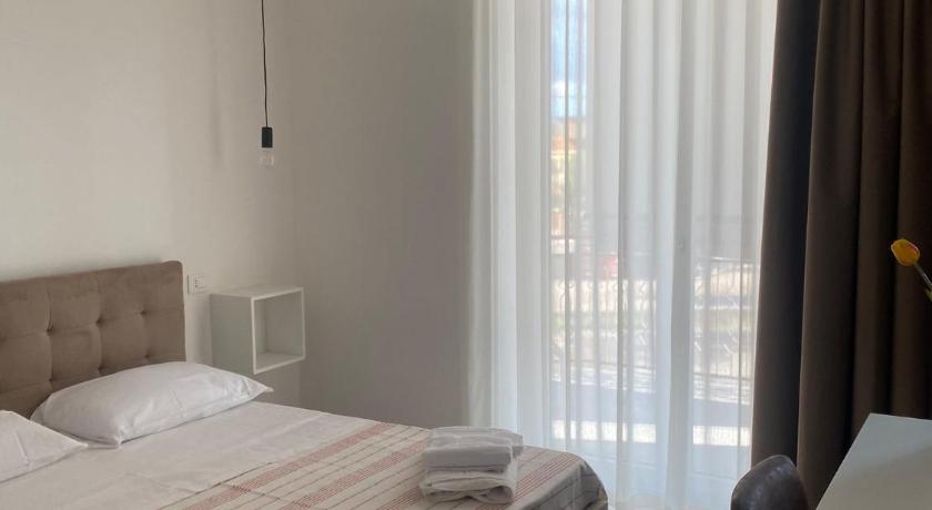 HYRIA Rooms