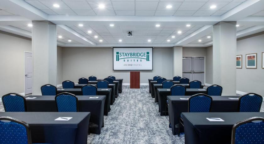 アトランタ Staybridge Suites Atlanta Airport By IHG 3つ星 ホテル スイート