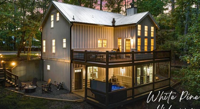 NEW White Pine Hideaway Fire pit Hot Tub Games