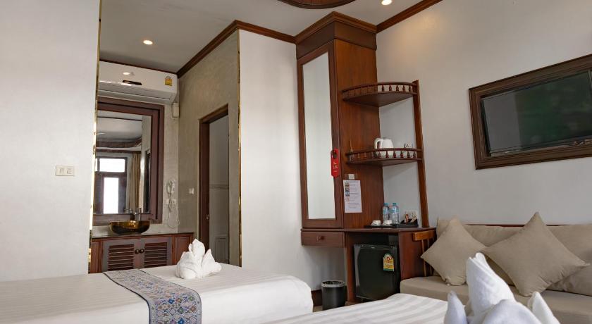 Image of Deluxe Family Room 1