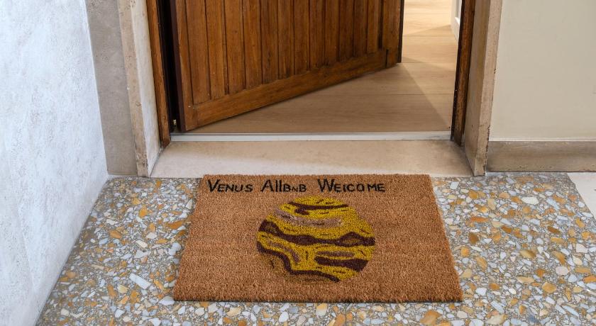 ローマ Venus Allbnb 4つ星 ホテル レストラン