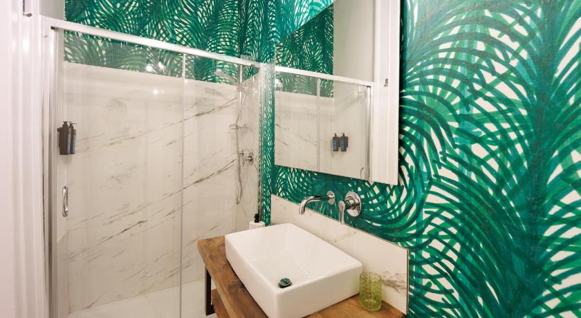 Image of Luxury Triple Room 2