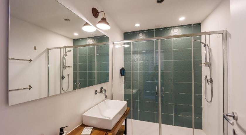 Image of Deluxe Family Suite 2