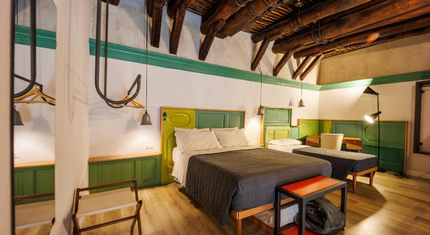 Image of Deluxe Family Suite 0