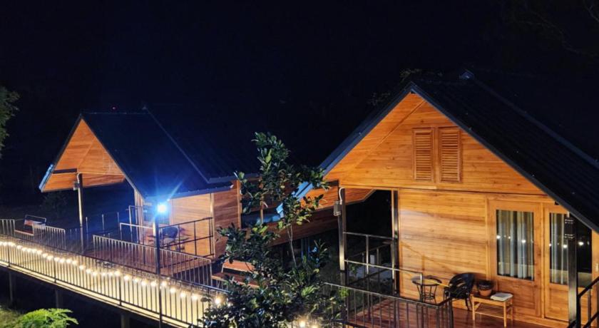 Kanchanaburi Hindad Nature Resort 4-Star Guesthouse restaurant