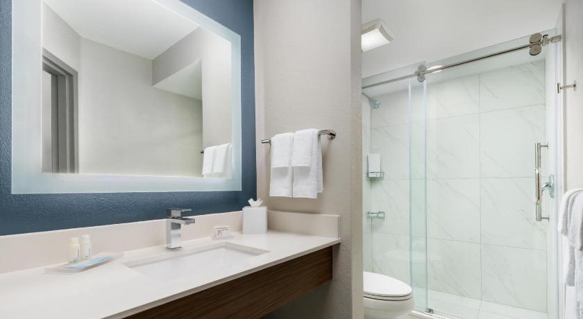 Image of Two Queen Guestroom, Guest room, 2 Queen 4