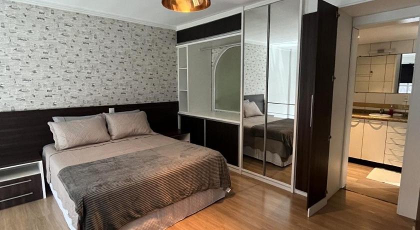 Saint Sebastian Flat 515 - Com Hidro! ate 3 pessoas, Duplex, no centro