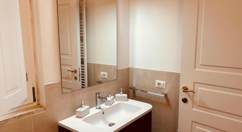 Image of One-Bedroom Deluxe Apartment 15
