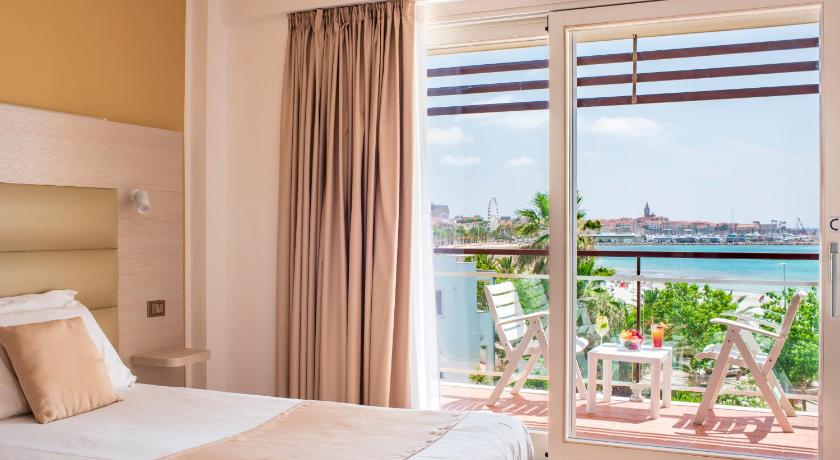 Image of Double Room with Sea or Pool View 7