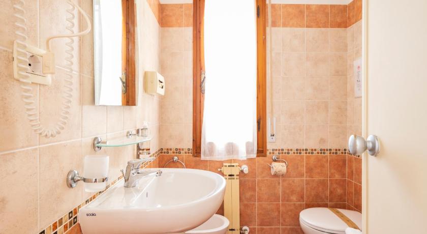 Image of Triple Room with Sea or Pool View 11