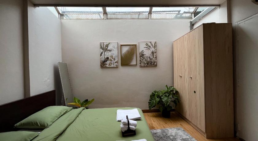 Image of King Bed Suite 13