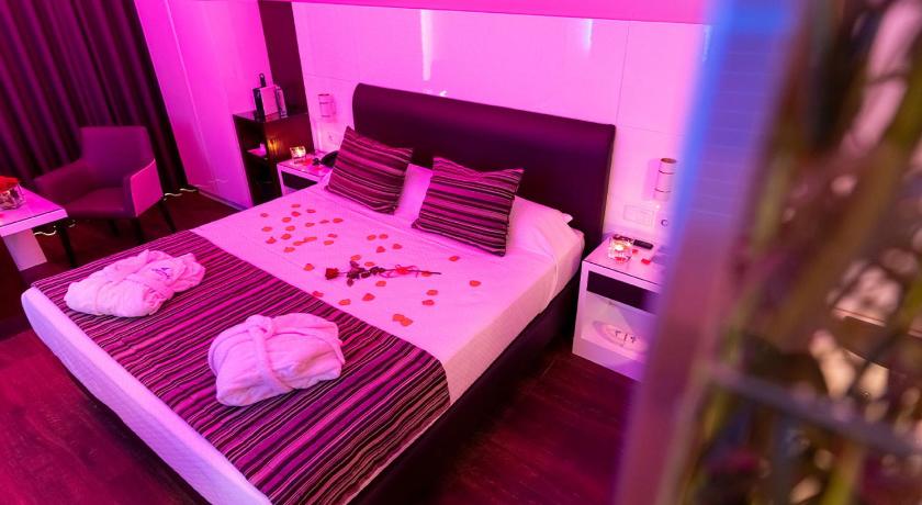 Image of Mini Suite 1