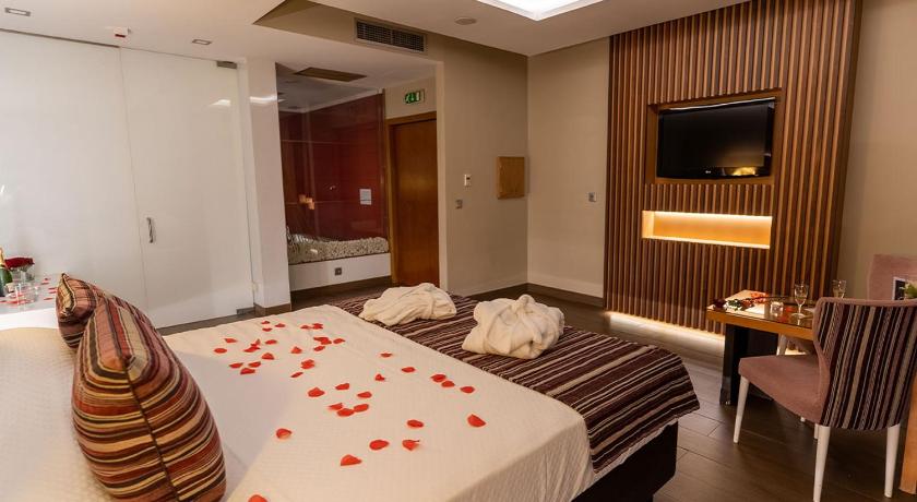 Image of Comfort Suite 1