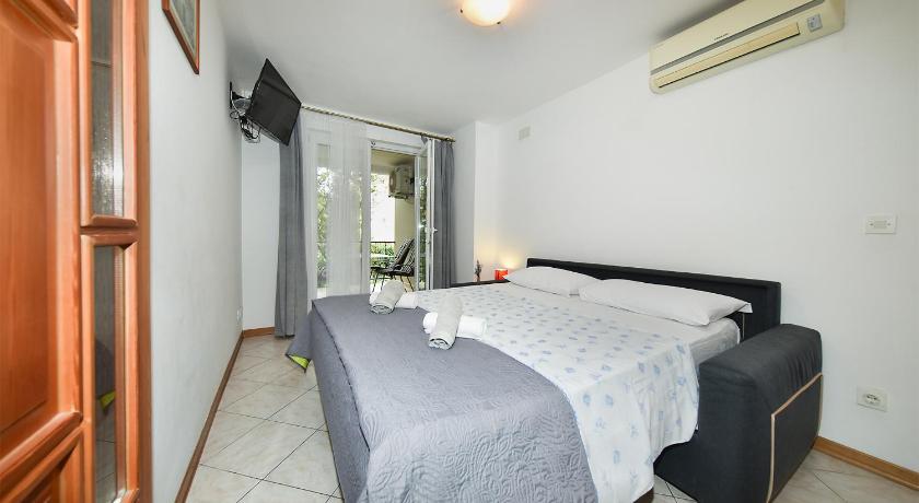 Apartment 1099 - image 16