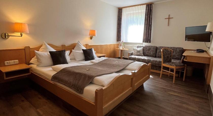 Pilsach Hotel Gasthof am Schloß 3-Star Hotel suite