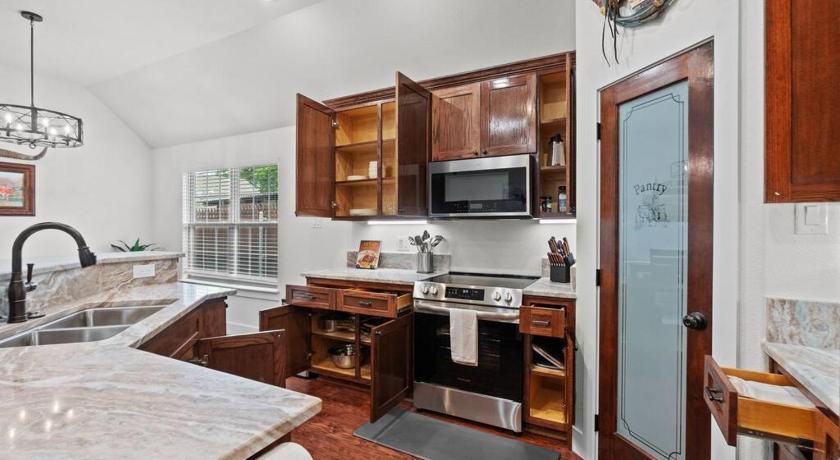 포트 워스 (TX) DFW 4 Bedroom Home , New Construction 4성급 숙소 수영장