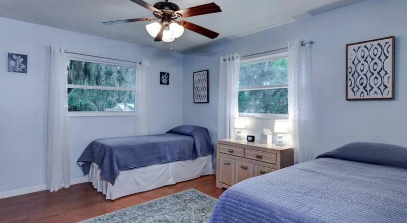 帕纳索夫基湖 Lakeview vacation Home 3星级 住宿 餐厅