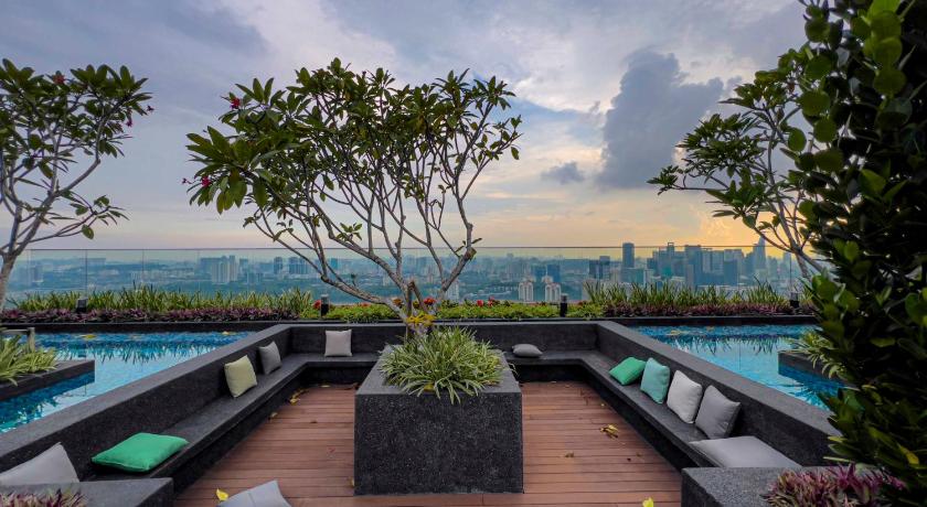 Riveria City KL Sentral by Sky Pool Minshuku - image 7