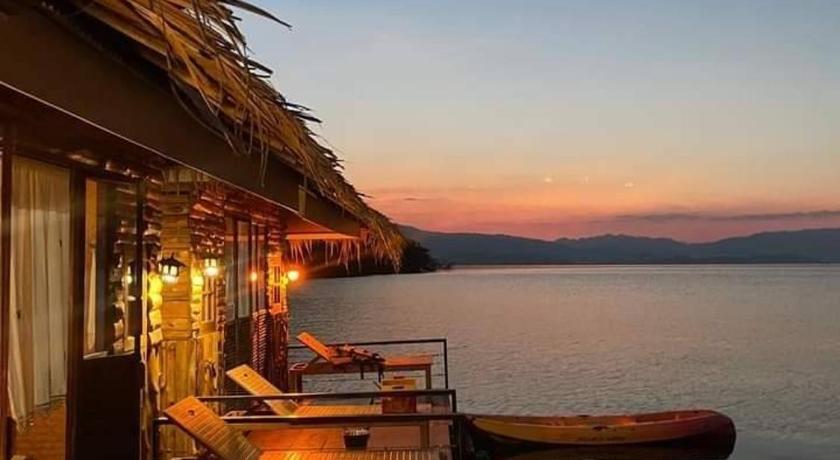 カンチャナブリ Phupai Lake Resort 4つ星 ホテル 外観