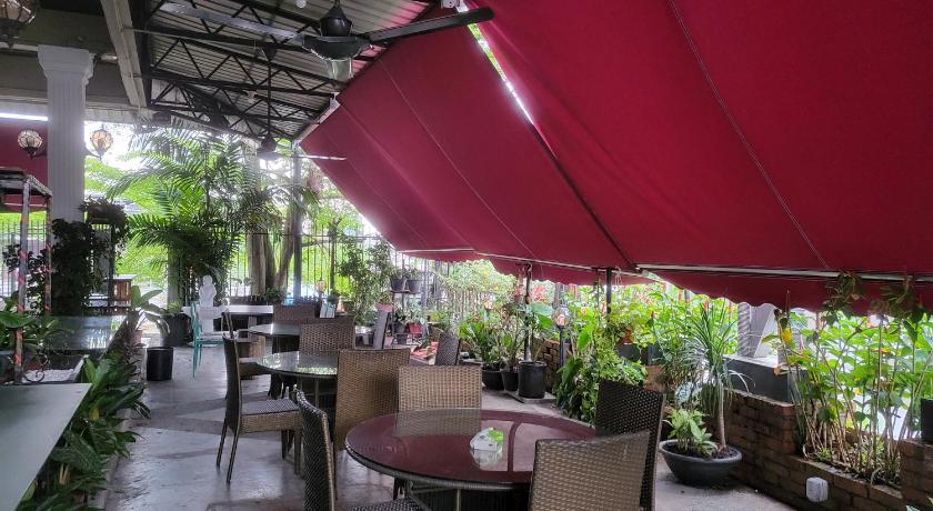 Kota Kinabalu Shalom Suites & Spa 4-Star Hotel exterior