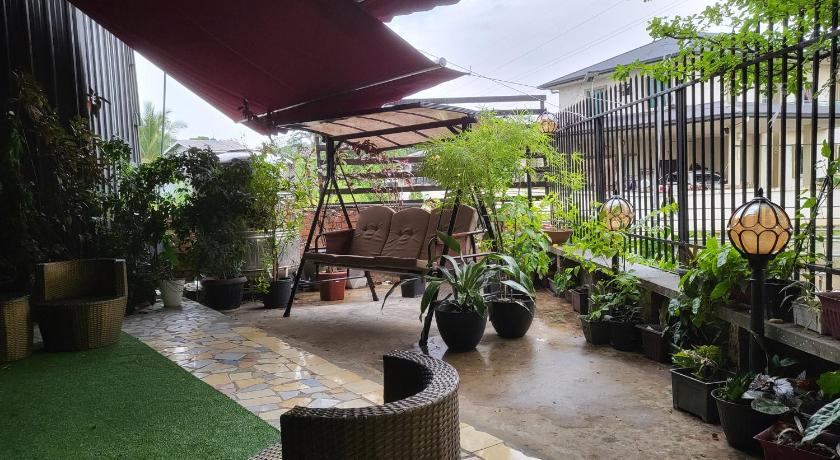 Kota Kinabalu Shalom Suites & Spa 4-Star Hotel pool