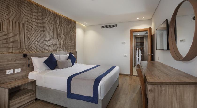 Image of Deluxe One Bedroom Suite 9