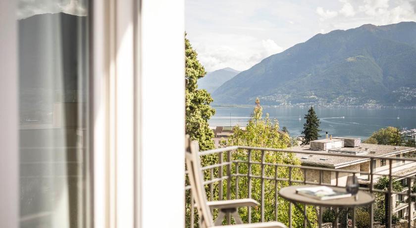 Image of Superior Chic Double or Twin Room with Balcony and Lake View 1