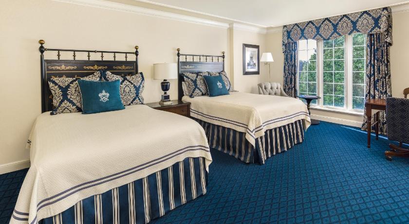 Image of Double Room with Two Double Beds with Golf View 1
