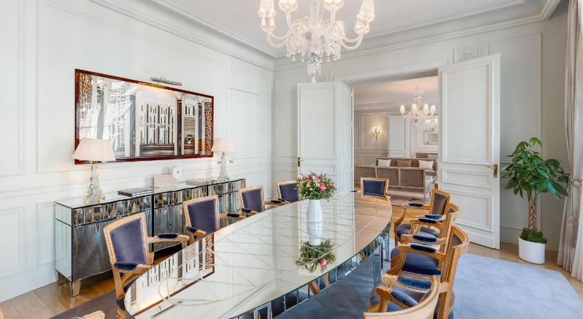 Image of Raffles Presidential Suite 7