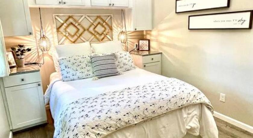 블루 스프링 (KY) Cutest Cozy Getaway Cottage with Sunset Lakeview 4성급 숙소 스위트룸