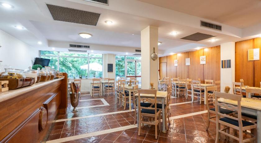 ローマ Hotel Torre Di Pratolungo 3つ星 ホテル プール