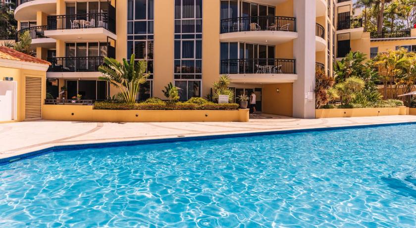 Resort Style Chevron Apartments by Gold Coast Travels - image 16