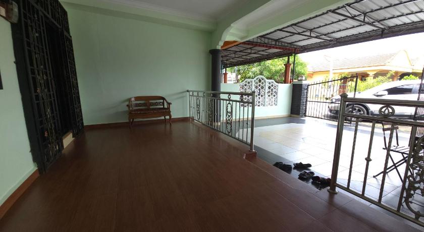 Tana Merah RASHA HOMESTAY 3-Star Guesthouse pool