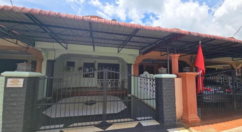 Tana Merah RASHA HOMESTAY 3-Star Guesthouse lobby