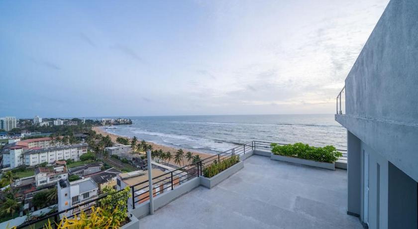 Gold Lavina A Luxury Sea View Apartment - image 6
