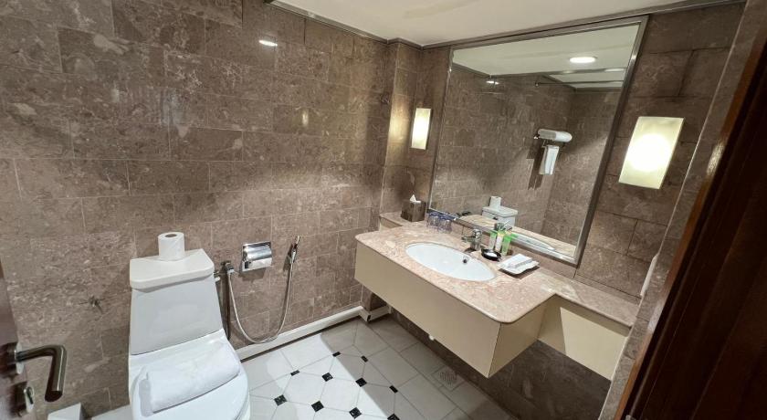 Image of 2-Bedroom Deluxe Suite 6