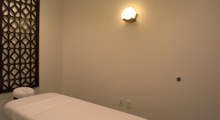 Image of Lake View Suite with Balcony 11