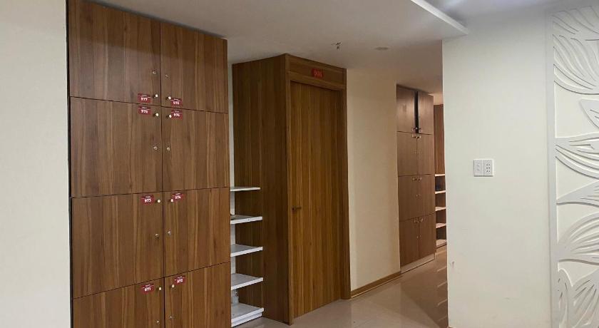 Image of Bunk Bed in a Mixed Dormitory 13